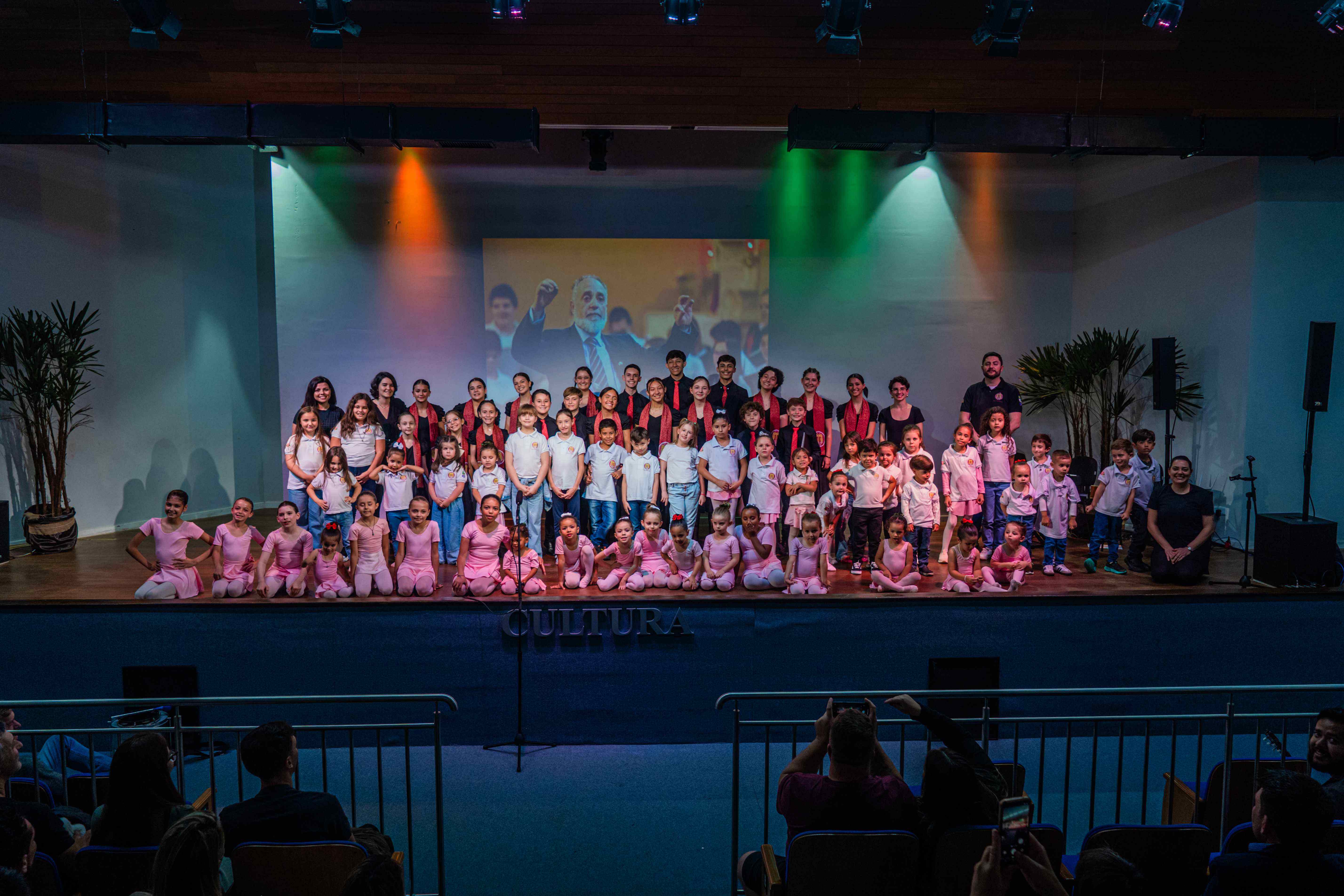 Apresentação dos Canarinhos de Campo Largo